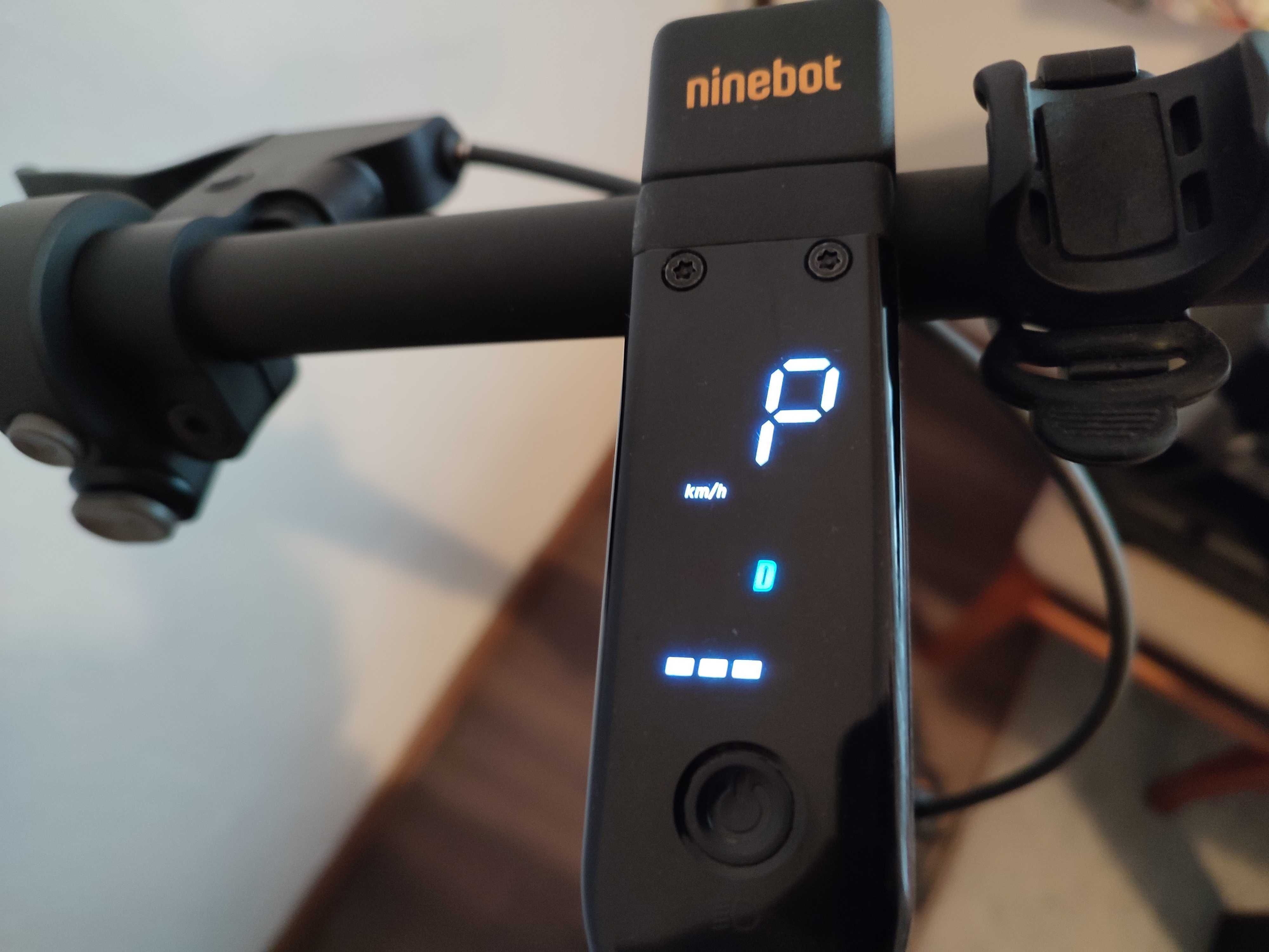 Segway Ninebot Max G2 електрическа тротинетка
