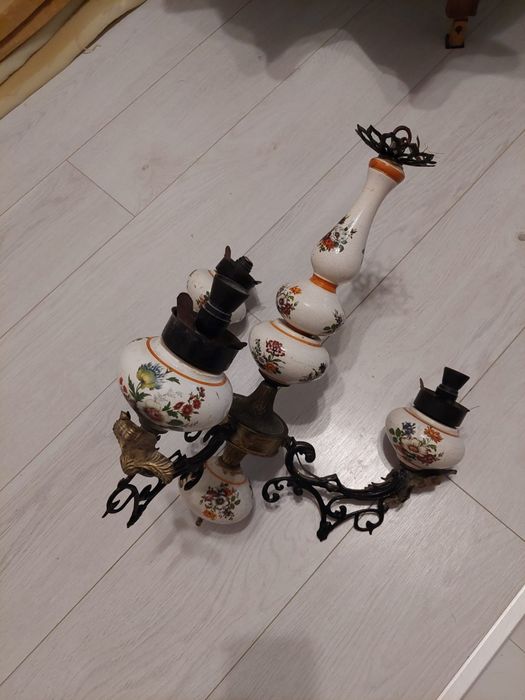 Lustra antica din ceramica