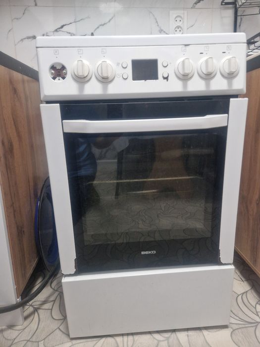 Продаю газ плиту с духовкой