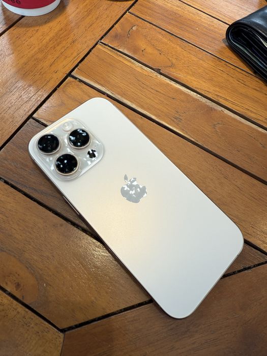 iPhone 16 Pro / 92% baterie / GOLD 256gb