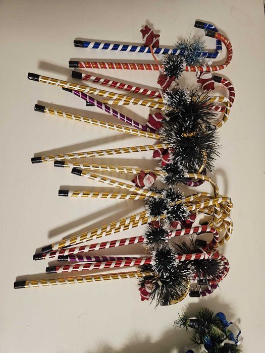 Vând en-gros bețe de Moș Nicolae – lucrate manual