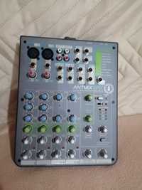 Mixer Console with Effects