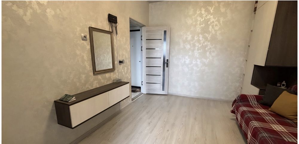 Юнусабад 4 квартал. Продается квартира 1/10/11