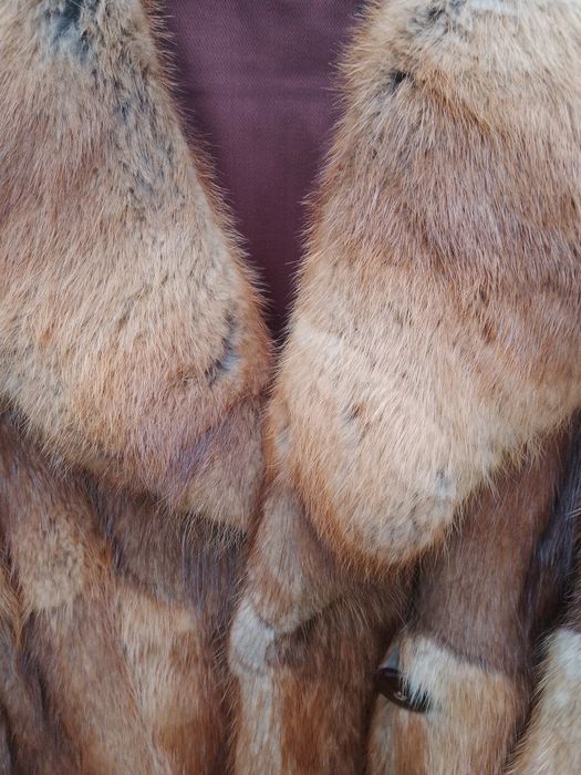 Vând haină blană vizam,stare perfecta.