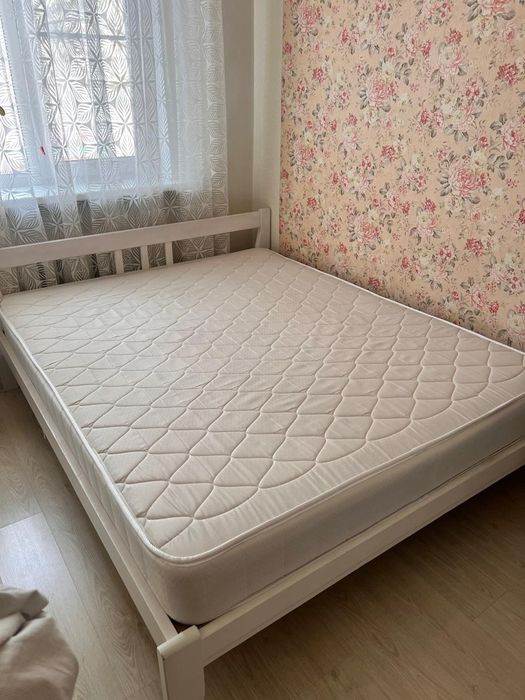 Кровать отличного качества