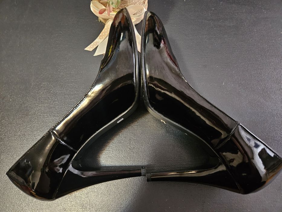 Pantofi femei din piele lăcuită nr 39