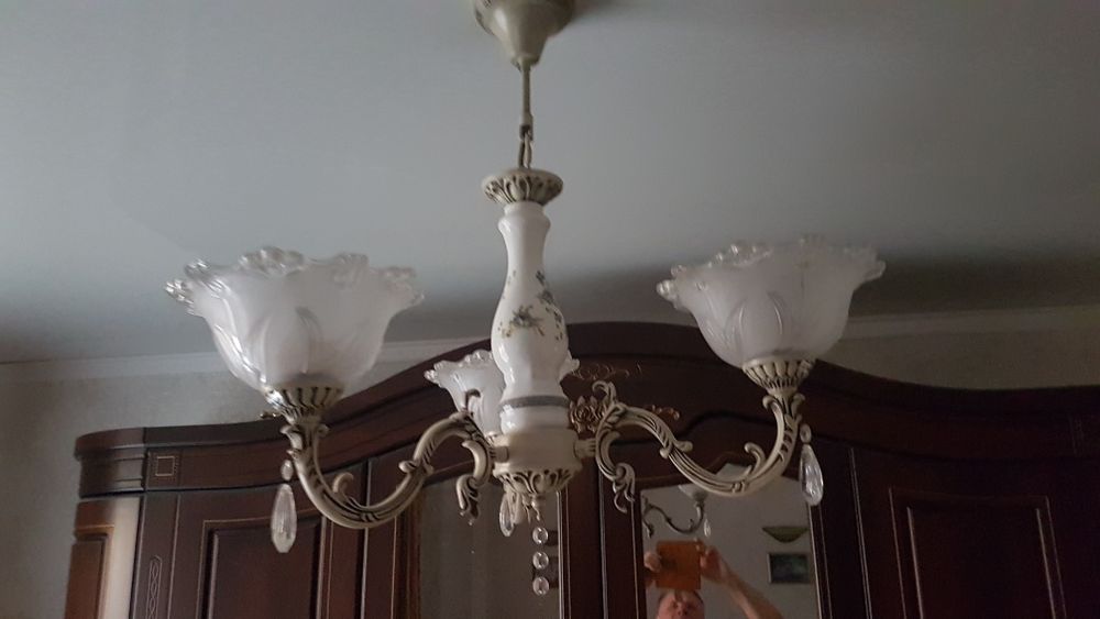 Продам люстру, классика