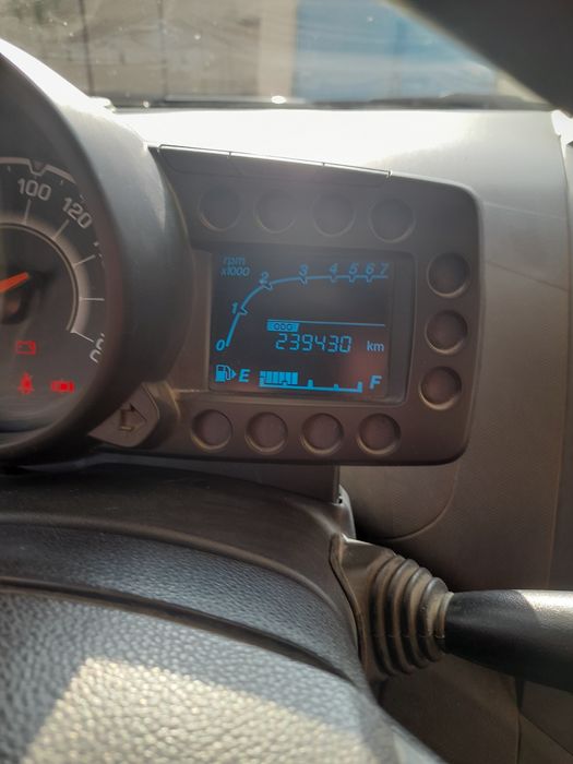 Спарк 2013  sotiladi