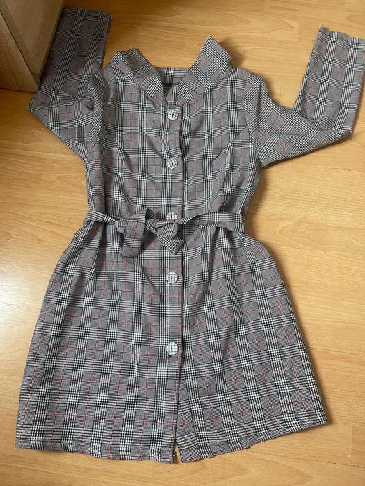 Rochie in carouri