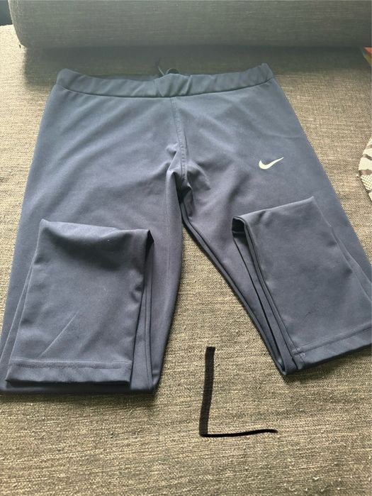 Pantaloni trening noi