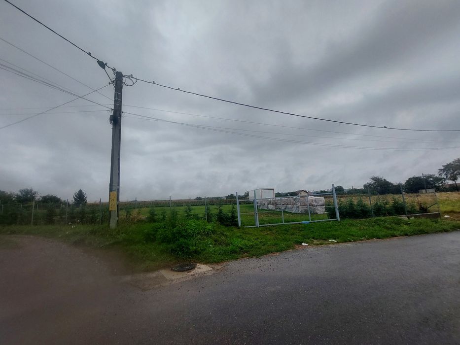 Închiriez teren 1800mp plopeni Salcea