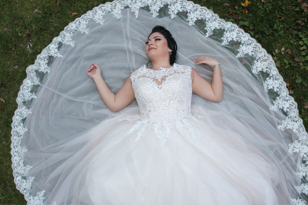 Rochie mireasa ..