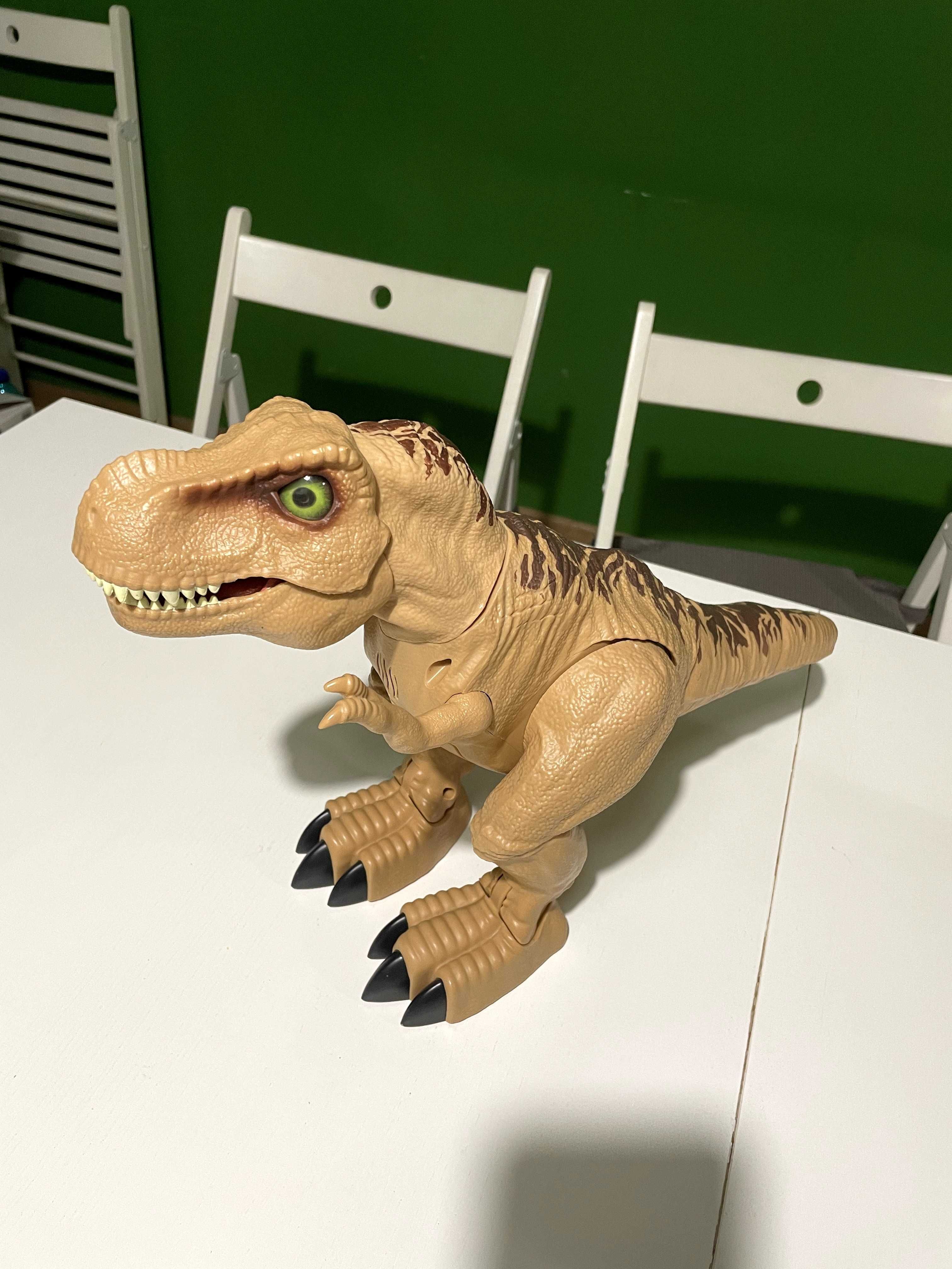 Dinozaur robotizat-Jucarie interactiva Dinos Unleashed, Dinozaur T-Rex