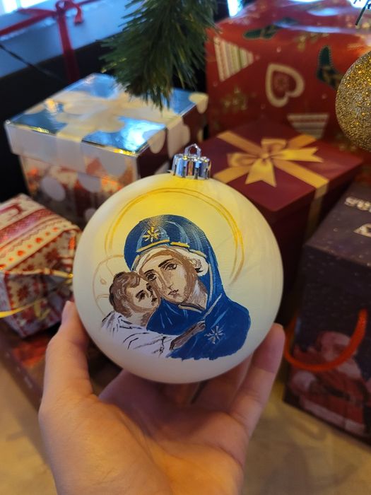 Glob pictat manual cu icoana