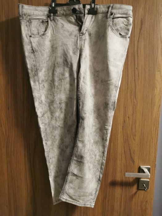 De vânzare pantaloni blugi dama