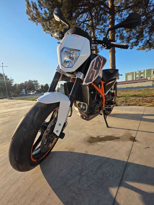 KTM  DUKE  690cc