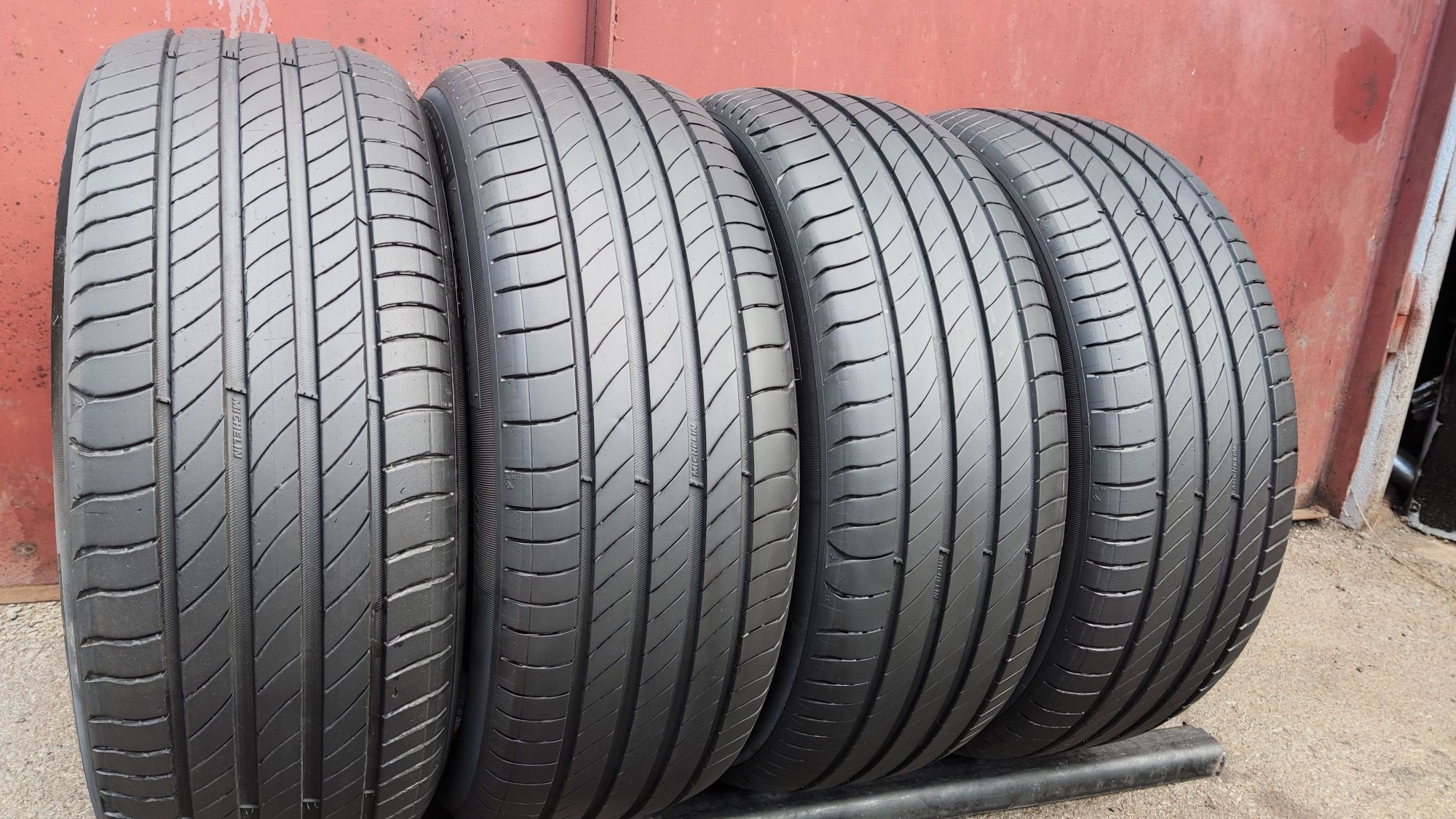 4бр. летни гуми 195/55/16 Michelin Primacy 4,S1
dot23
7mm
Много добро