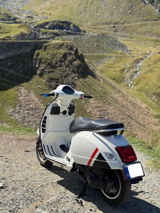 Piaggio Vespa GTS 300