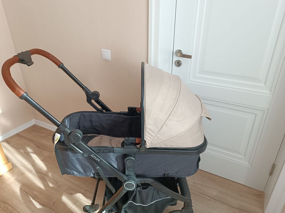 Vând cărucior 3 in 1