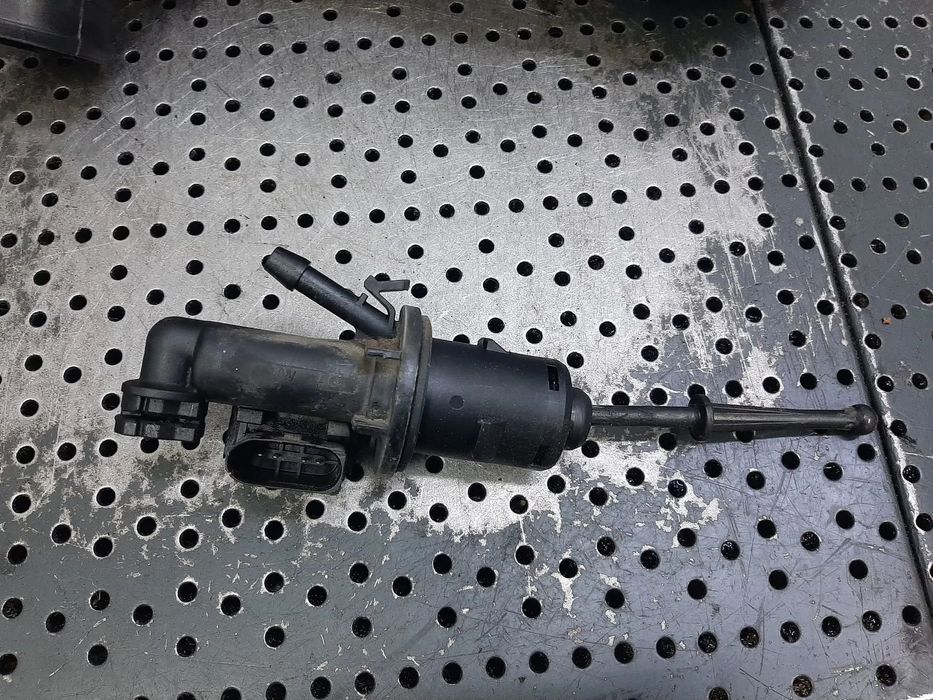 pompa ambreiaj vw golf 5 1k0721388r