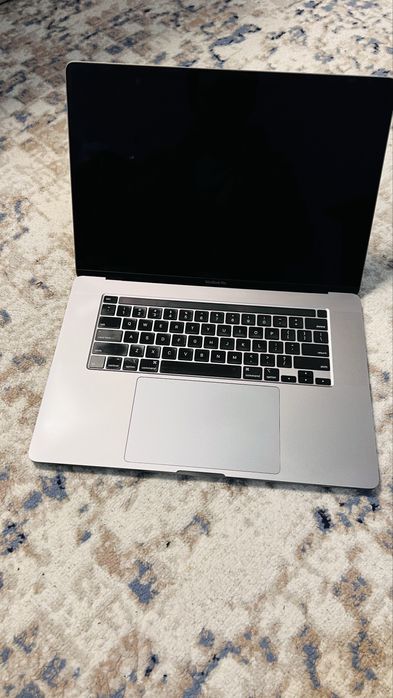 MacBook Pro i9