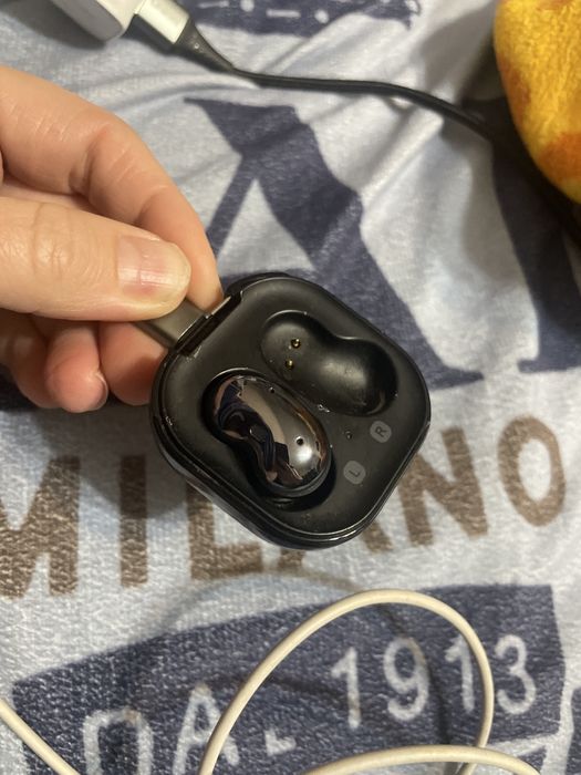 Samsung Galaxy Buds Live правый работает