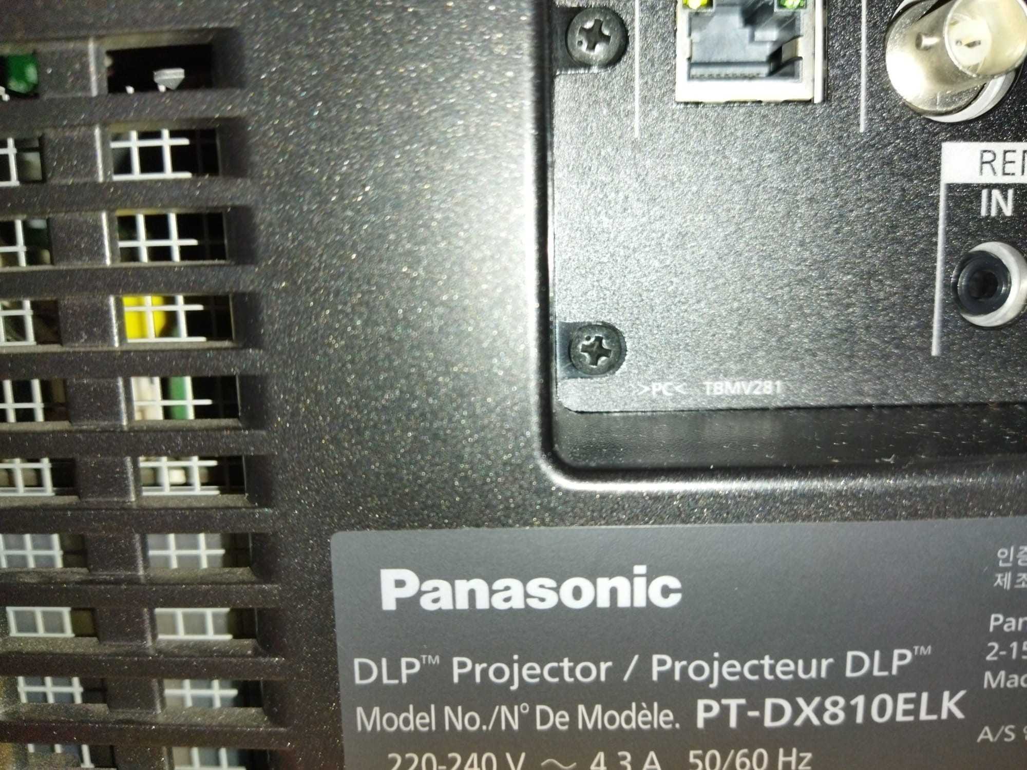 Videoproiector Panasonic DX810XGA