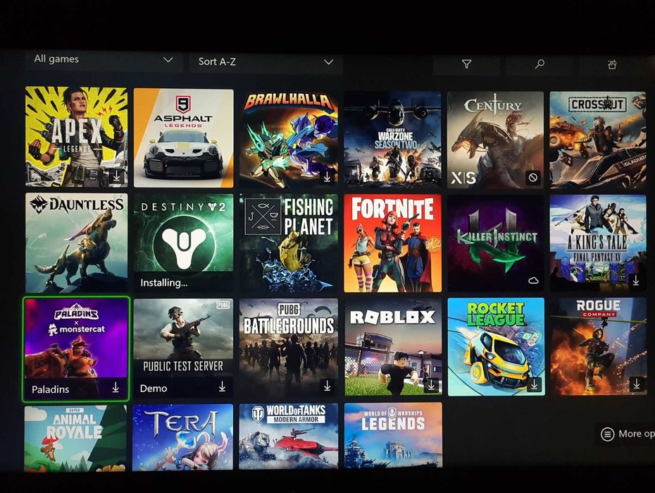 Xbox One S + Fortnite Battle Royale Launch Edition All, бял, с 4K UHD