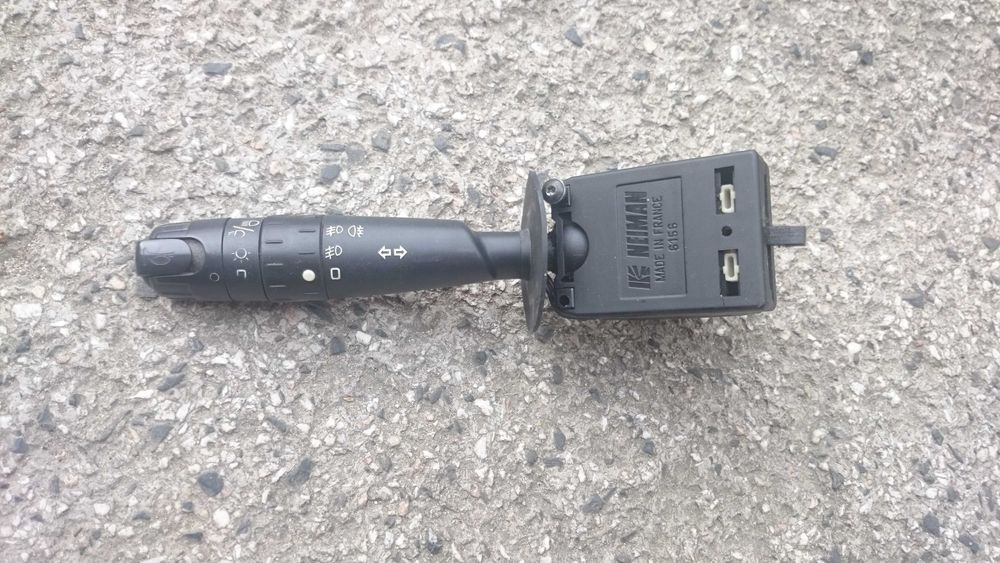 Привключватели за фарове,мигачи и клаксон за:Ланча зета,Пежо806,Фиат .