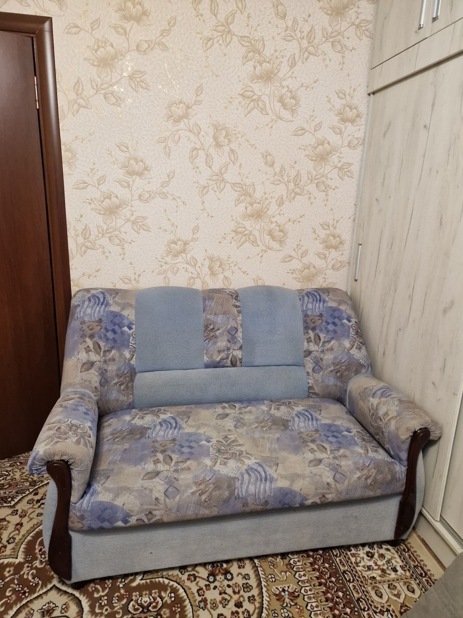 Диван с креслами