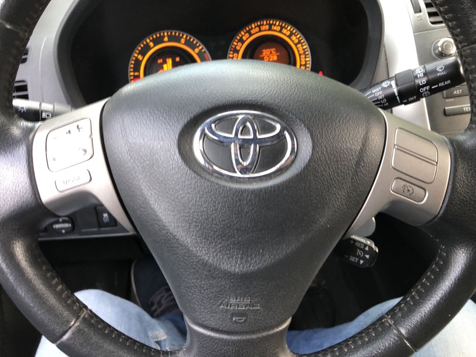 Toyota Auris 1.6 benzina