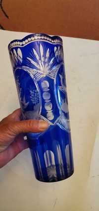 Vaza din cristal albastru