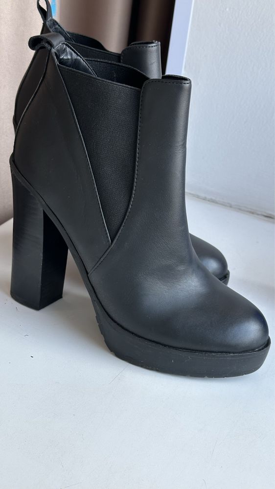 Продам новые ботильоны ALDO,39 размер одевались 1 раз