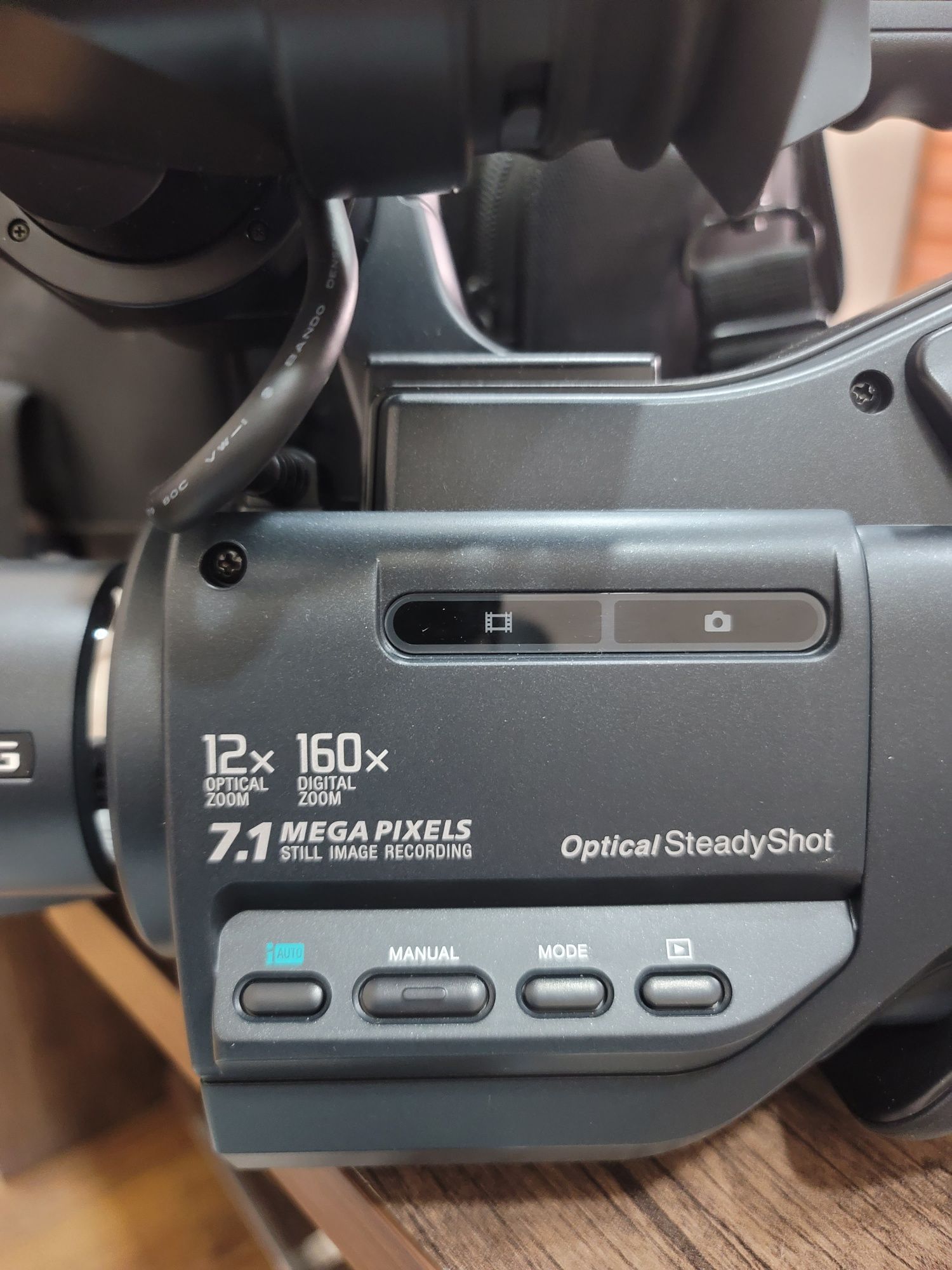 SONY DCR-SD 1000 (made in japan) sotiladi