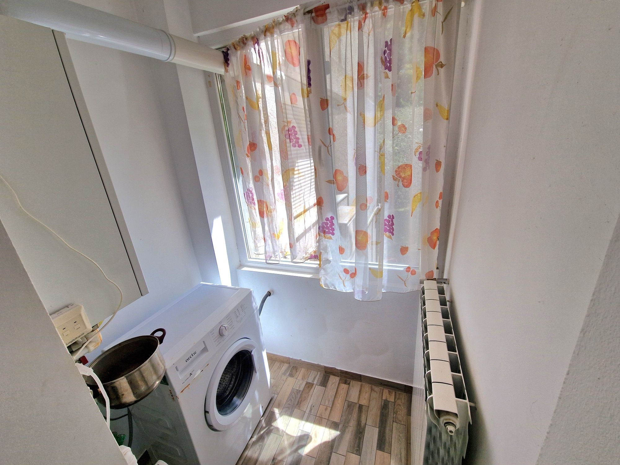 Închiriez 2 camere ultracentral
