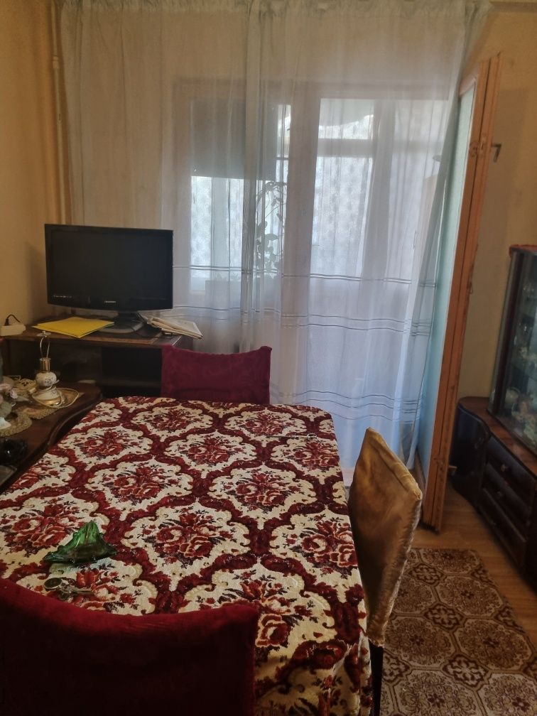 Apartament cu 3 camere