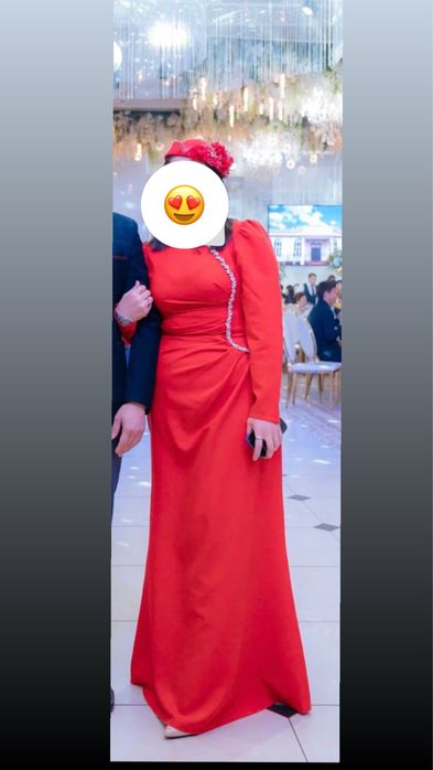 Красивая красная платья