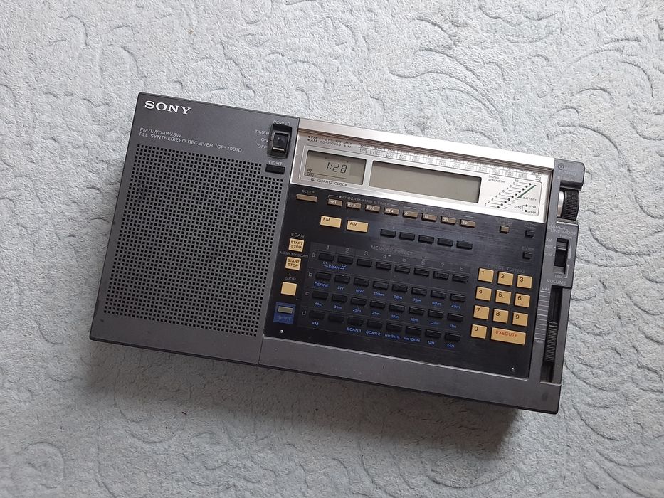 Radio Sony ICF-2001D