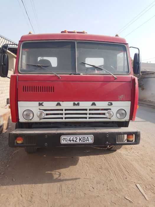 Kamaz tegach sotiladi