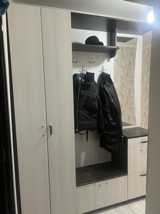 Срочно продам шкаф в прихожую