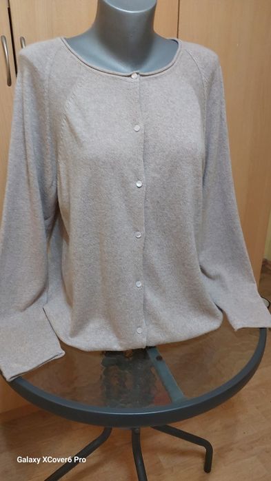 кашмирена жилетка CULTUPE.70%кaшмир.Размер XL.