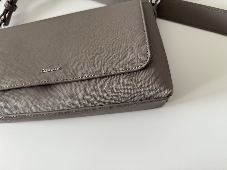 Дамска crossbody чанта Calvin Klein