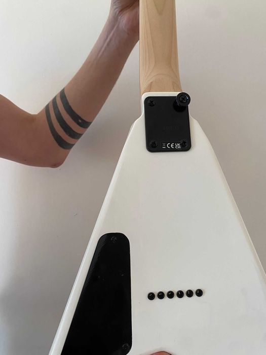 Chitară electrică Jackson JS1X Rhoads Minion AH FB Alb satinat