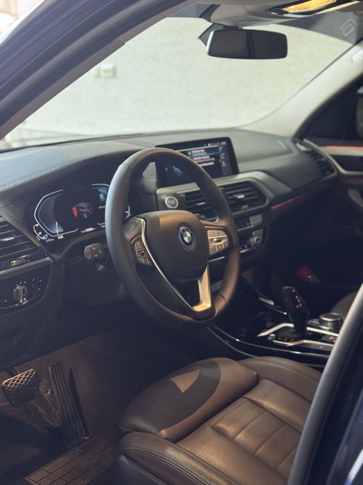 BMW IX3 sport.