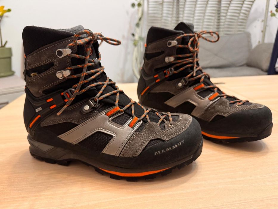 Incaltaminte iarna/bocanci drumetie Mammut marime 41-42