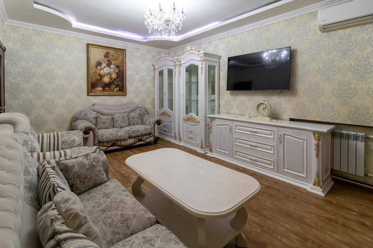 Госпитальный м-в 4/5/9
(Церковь; Ойбек метро)
