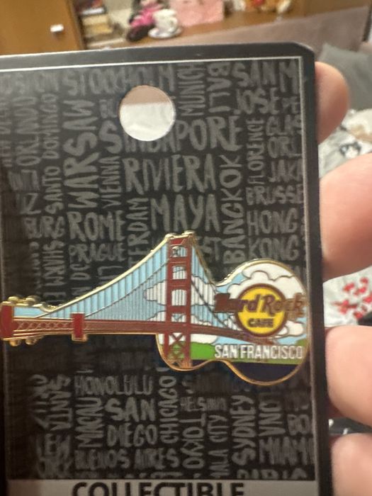 Pin-uri/Brose Hard Rock Cafe