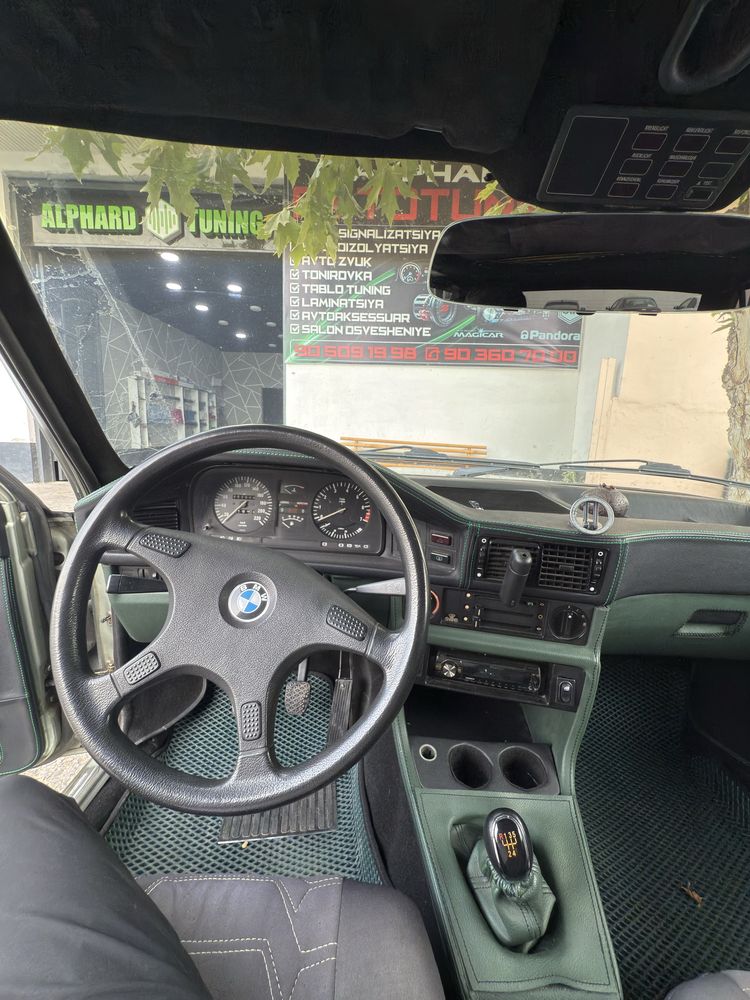 BMW E28 520i sotiladi