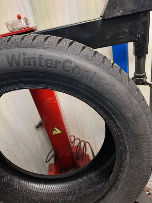 Нови 215 55 17 Continental