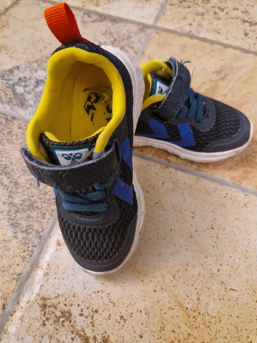 Adidași nr.  24 purtați de cateva ori